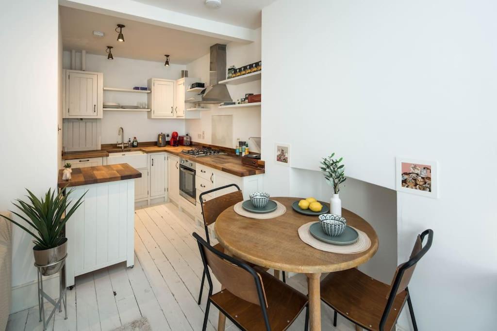 Appartement Charming 2-bed Flat In The Heart Of Nottinghill - Steps From Portobello Rd Market And Nottinghill Bookshop